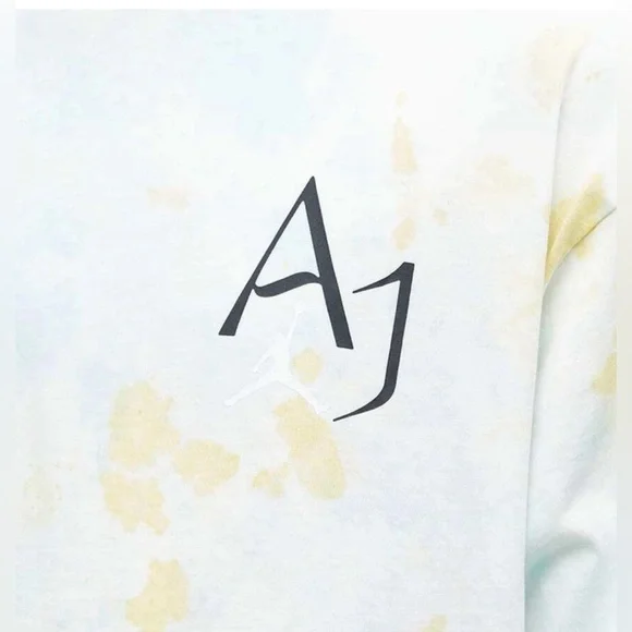 Air Jordan Men's Tie Dye T-Shirt in Doll Size Medium Men NWT - Picture 5 of 7